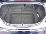 決して広くはないトランクルームですが、深さがあり2名分の荷物なら搭載可能です。