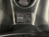 12V/120Wアクセサリーソケット装備。