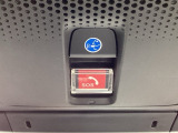 【SOSボタン】衝撃検知やエアバッグ展開時には自動通報。車両データを活用し、迅速な救助につなげる高度な安全テクノロジー。 ※サービス利用にはHonda Total Care プレミアム契約が必要です。