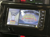 【バックモニター】 車庫入れの後方確認や、バックで駐車場に出入りの際等に後方を確認するのをお手伝いできます