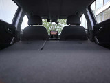 ●トランクスルー機能は、いざという時の強い味方。車の使い勝手を向上させます。