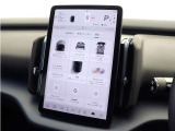 直感的な構成により、必要なときに運転の邪魔をすることなく、適切なサポート情報およびエンターテイメントを提供することができます。