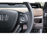 Hondaセンシングの機能のひとつ、アダプティブクルーズコントロール付!アクセルから足を離しても設定したスピードと前車との車間を保ち走行してくれます!車線維持もアシスト☆高速道路で疲労軽減ですね☆