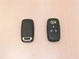 中古車としてスマートキーが2個あるのは重要なチェックポイント!両側の電動スライドドアの開閉ボタンも付いています。離れたところからの開け閉めや、手荷物があるときに便利です♪