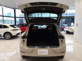 Porsche認定中古車を多数展示しております。お気軽にお問い合わせください【Porsche center滋賀】