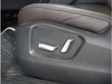 【助手席パワーシート】電動で座面を前後上下に動かすことができます。
