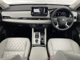 アウトランダー PHEV 2.4 P 4WD 本革シート