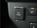 ◆12V電源ソケット◆スマートフォンの充電等にも便利な電源ソケット!使いやすい場所に装備されています。