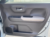 【運転席 】納車前には専門業者にてクリーニングを実施し綺麗な状態でお渡します!