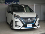ボディカラーは人気色な「ブリリアントホワイトパール/ダイヤモンドブラック(XAM)」。お探しのお車で、少しでも気になったら、お気軽にお問合せください♪