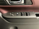 【運転席ドアスイッチ回り】パワーウィンドー[ロック機構]・電動格納式リモコンドアミラースイッチがまとまっているので操作しやすいです。