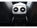 納車前整備は、メルセデスベンツ国際認定メカニックによる最新の検査ライン等の施設が充実した当社工場で入念に行います。