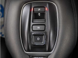 シフトはボタン操作となっており、直感的な操作性により、ドライバーの快適な運転を支援。P・N・Dは押す、Rは引くという人間の感覚にマッチした操作感です。