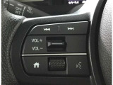 運転中目線を変えずにオーディオの操作ができるステアリングスイッチです