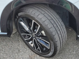 225/50R18タイヤはブリジストン製の新品タイヤに4本共交換済みです!