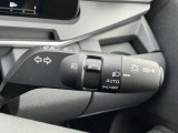対向車が来ると自動でハイビームからロービームに切替してくれるシステムです。