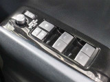 運転席からも操作可能なパワーウィンドウが装備されています。