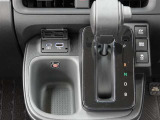 充電用USB端子(タイプC)・通信用USB端子(タイプA )