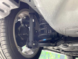 お車を安心してお乗りいただく為には、足回りの定期点検が欠かせません。サービスサポート(有償保証)では無料点検もご提供しており、安心のカーライフをお過ごしいただけるサポート体制が整っています。