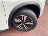 235/55R19タイヤ&専用アルミホイールです。スタッドレスタイヤや各種オプションのご注文も承っております(^^)!