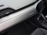 Audi正規ディーラーが高品質をお約束。高度な訓練・教育を受けたAudi専任メカニックが、100項目にもおよぶ精密な点検を実施いたします。すべてをクリアしたAudi車だけが、あなたのお手元に届けられるのです。