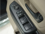 ◆パワーウィンドウスイッチ◆運転席から全席の窓の開閉操作を行うことが出来いつでも換気ができます!