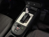 アクセルにシンクロするCVTのお車です。