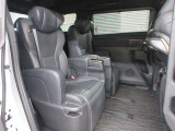 中古車だからこそ室内・シートは丁寧に洗浄します。