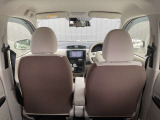 お車の室内は、落ち着いた雰囲気です。