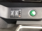 【両側パワースライドドア】です。リモコンや運転席のスイッチ操作で楽々自動開閉。