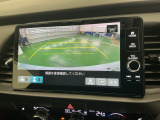 バックモニター付きで、車庫入れやバック時の後方確認をサポート。