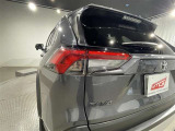 LEDテールライトです。省電力、高輝度のLEDは明るく照らすので夜間運転時の視認性を高めます。スタイリッシュな見た目で細かいところもこだわりたいあなたに!