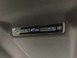 オートエアコンで空調管理も楽々です。
