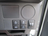 運転席右側のスイッチパネルです。