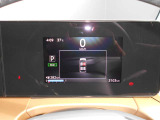 スピードメーターです。シンプルで運転中でも見やすいデザインですよ。
