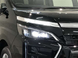 LEDヘッドライトです。デザイン性がよくとても明るいので、夜間の走行や悪天候でも安心です。しかも長寿命!