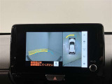 メーカーオプションの全周囲カメラ付き!狭い場所での駐車や車周辺を確認することが出来るので安心して駐車することができます★なんともう一つ・・・