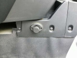 助手席足元にはUSBチャージャーがあるので、車内で携帯電話の充電もできます。