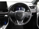 各操作スイッチなどもハンドルから手を放すことなく操作可能で安全運転に支援いたします!