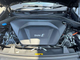 交流同意電動機。出力140kW〔190ps〕/8,000rpm(カタログ値)、トルク247Nm〔25.2kgm〕/10-4,900rpm(カタログ値)♪