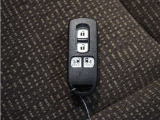 【スマートキー&プッシュエンジンスタート】ポケットやバックなどにキーを入れたまま探さなくてもロックの施錠、開錠、エンジンスタートも出来ます。