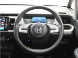 ◆ハンドル全体◆各種スイッチがハンドルから手を放さず操作できるので運転中でも楽に操作できます。