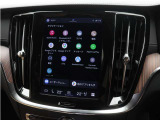 Google搭載のボルボなら、車内にいながら多彩なデジタルライフをお楽しみいただけます。Google Playから必要なアプリをダウンロードして、有意義な移動時間を楽しみましょう。
