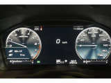 運転支援システムの作動状況などをグラフィカルに表示する12.3インチフル液晶メーター。