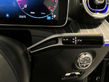 メルセデスベンツでは殆どが電子コラムシフトを採用しており、前進後退の切り替えをスムーズに行うことが出来ます。