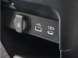◆USB接続端子◆スマホやiPodなどを接続して、いつもの音楽を車内でもお楽しみいただけます♪