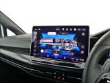 2ゾーンフルオートエアコンです。運転席、助手席各々の温度設定が可能です。