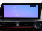 ディスプレイオーディオを装備。スマホとクルマをつなぐことで、これまでのナビに加えて、色々なサービスが楽しめます。