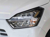 ☆オートライト機能☆車外の明るさに応じて自動的でヘッドランプを点灯および消灯します。夕暮れ時やトンネルなどで便利です!