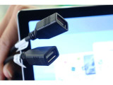 有線CarPlayなどのデータ通信/給電用USBソケットが装備されています。iPhoneやスマホを繋いで音楽を再生したり、充電したり。車内にあると便利なアイテムのひとつです。